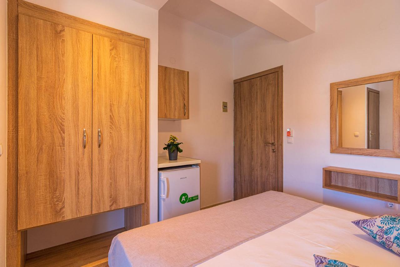 Nicole Rooms Палеохора Экстерьер фото